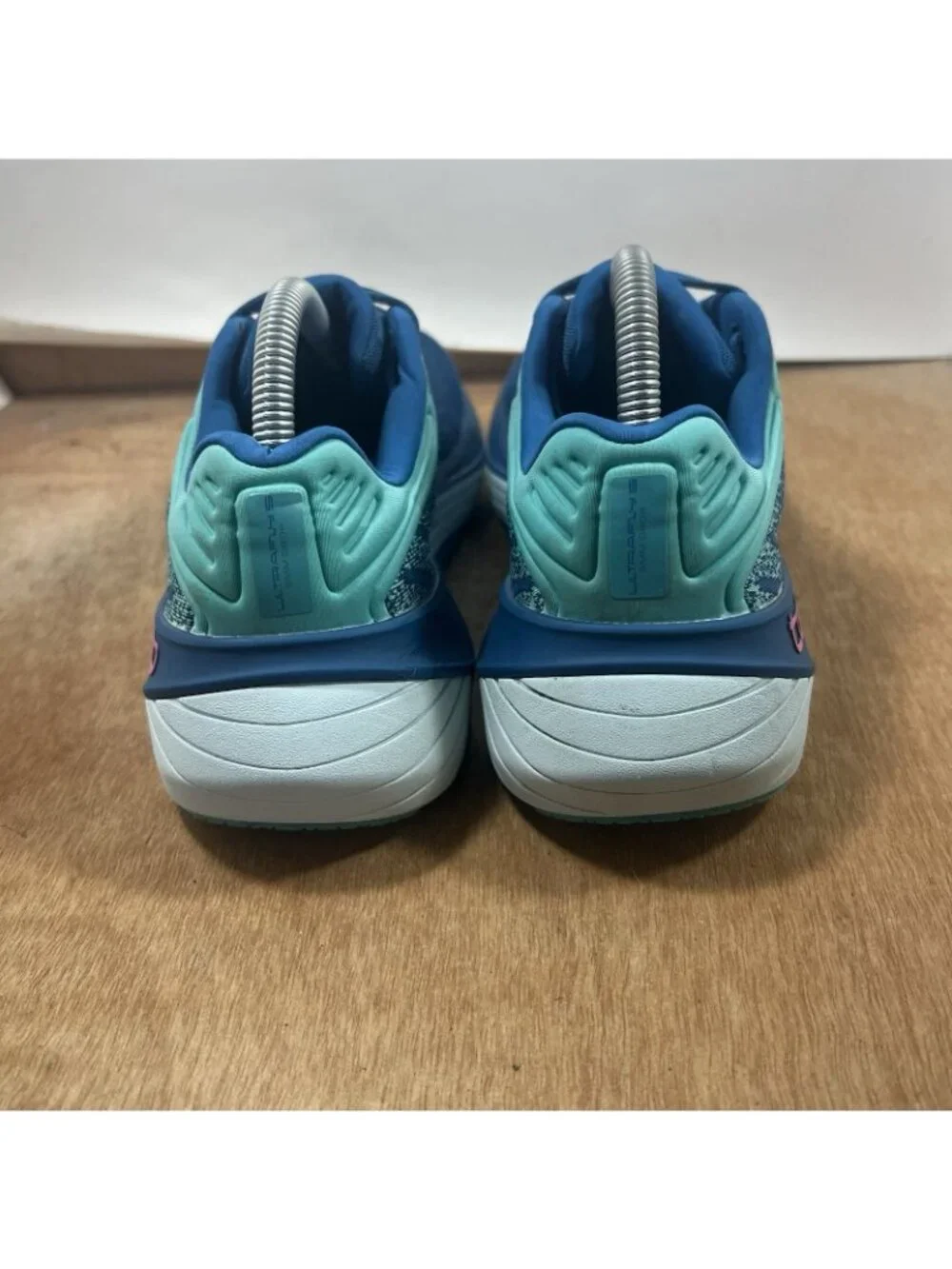 Topo Ultrafly 5 Women's Size 9 Running Shoes Blue/Aqua colorway